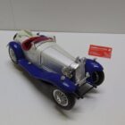 COCHE A ESCALA 1/18
