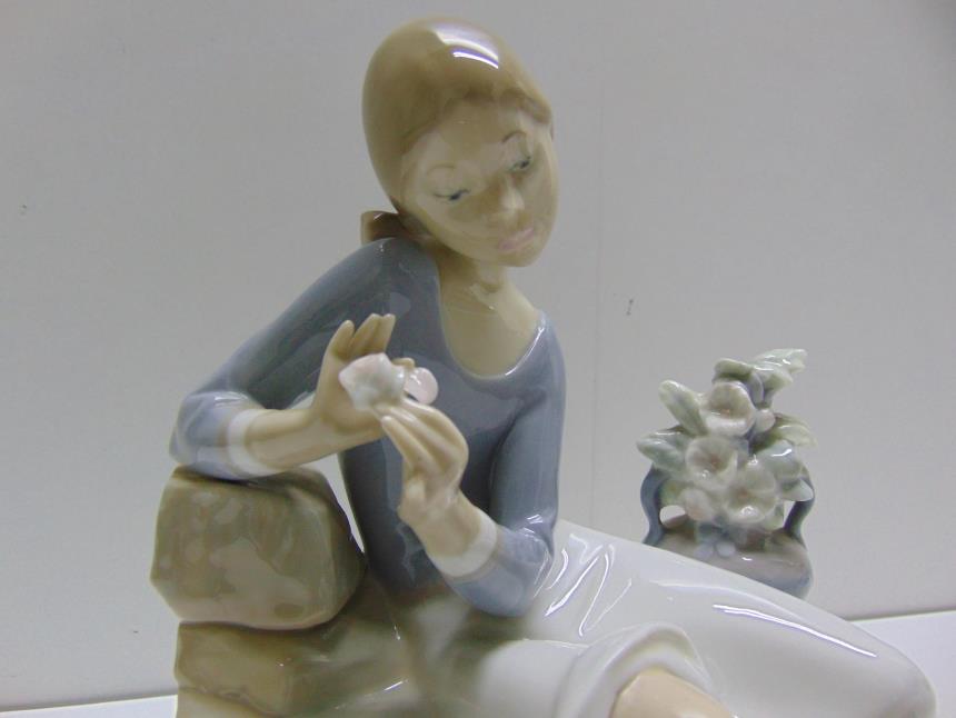 FIGURA DE PORCELANA