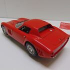 COCHE A ESCALA 1/18