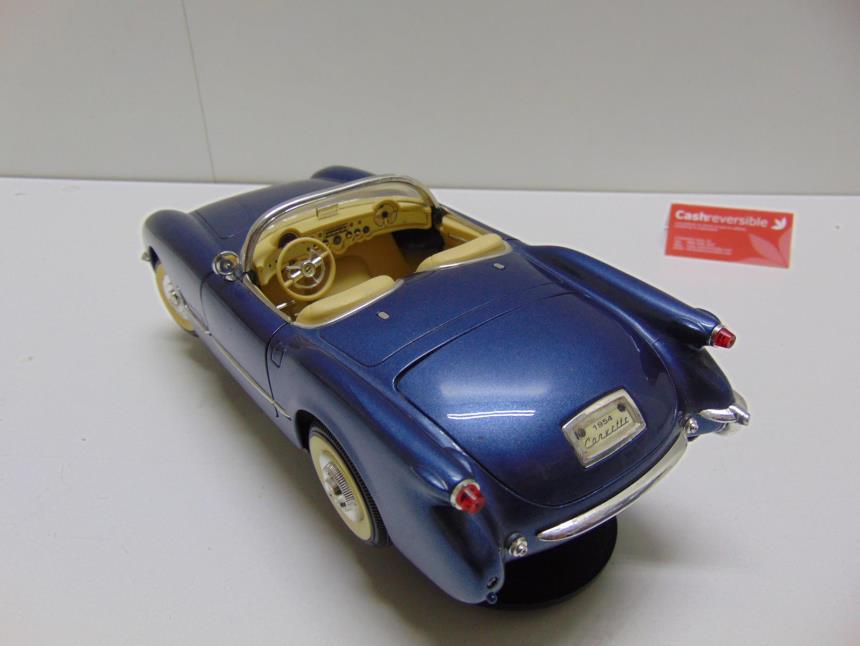 COCHE A ESCALA 1/18