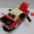 COCHE A ESCALA 1/18