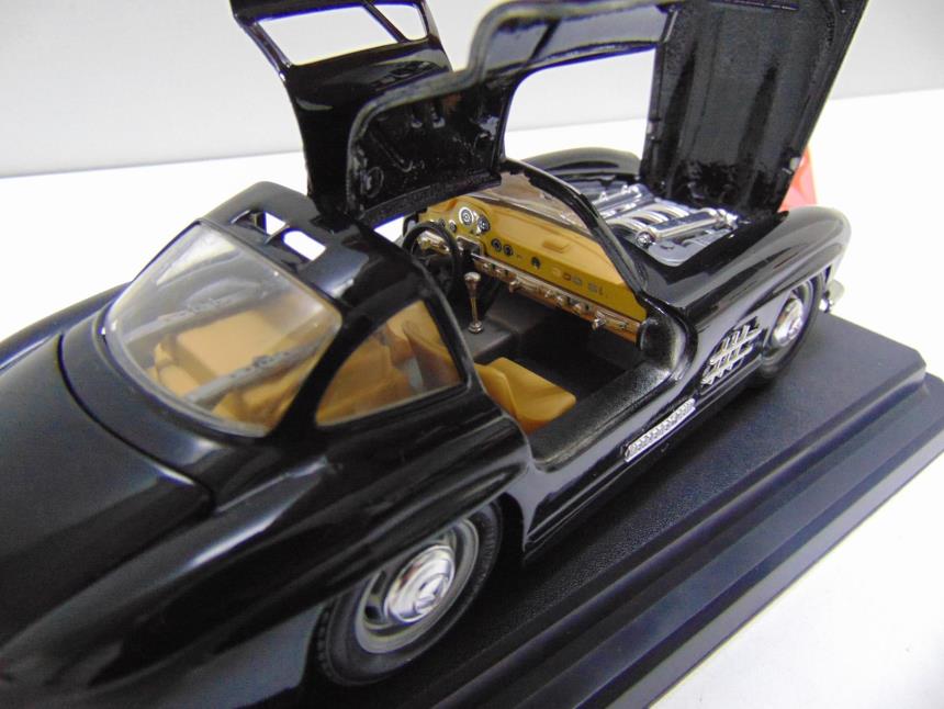 COCHE A ESCALA 1/24
