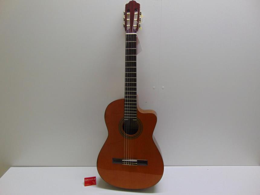 articulos_imagen1_123334.jpg GUITARRA ARTESANAL 1998 CON FUNDA