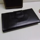 CARTERA DE PIEL CON CAJA A ESTRENAR