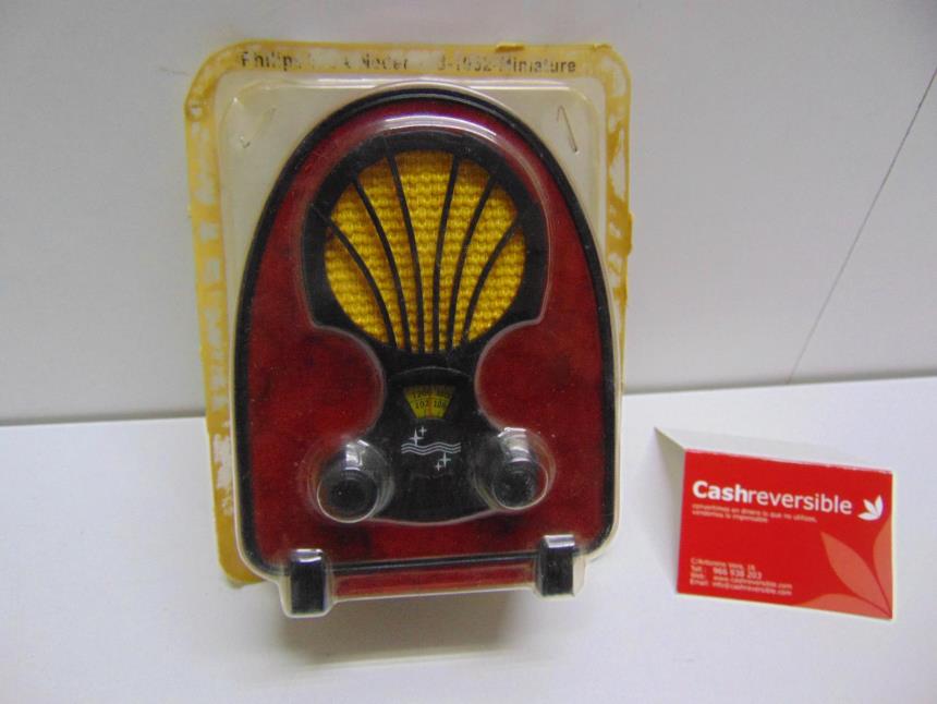 articulos_imagen1_150596.jpg RADIO DE COLECCION EN MINIATURA