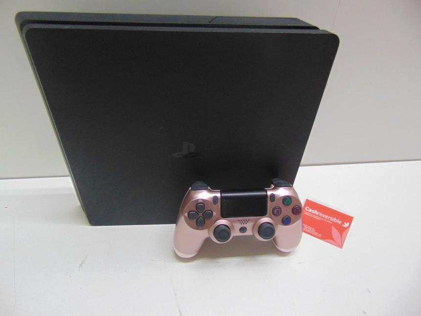 articulos_imagen1_156085.jpg PS4 CON MANDO