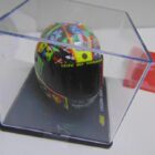 REPLICA DE CASCO A ESCALA