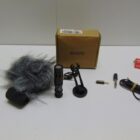 MICROFONO CON ACCESORIOS Y CAJA