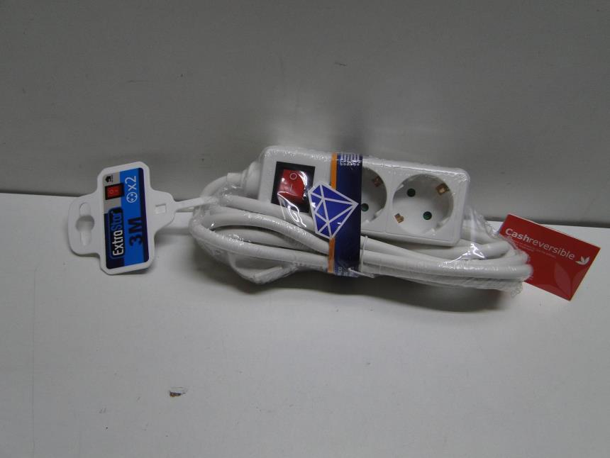 articulos_imagen1_173046.jpg BASE DE 2 ENCHUFES 3 MTRS CON INTERRUPTOR A ESTRENAR