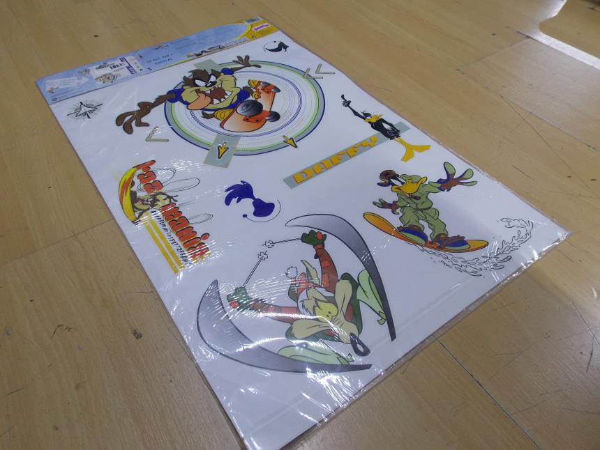 articulos_imagen1_93396.jpg ADHESIVOS DECORATIVOS A ESTRENAR