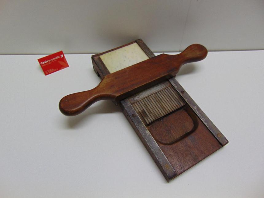 PILDORERO ANTIGUO DE FARMACIA