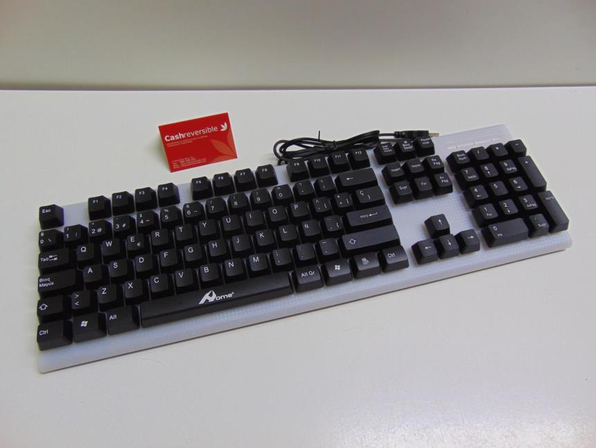 TECLADO USB CON LUZ A ESTRENAR