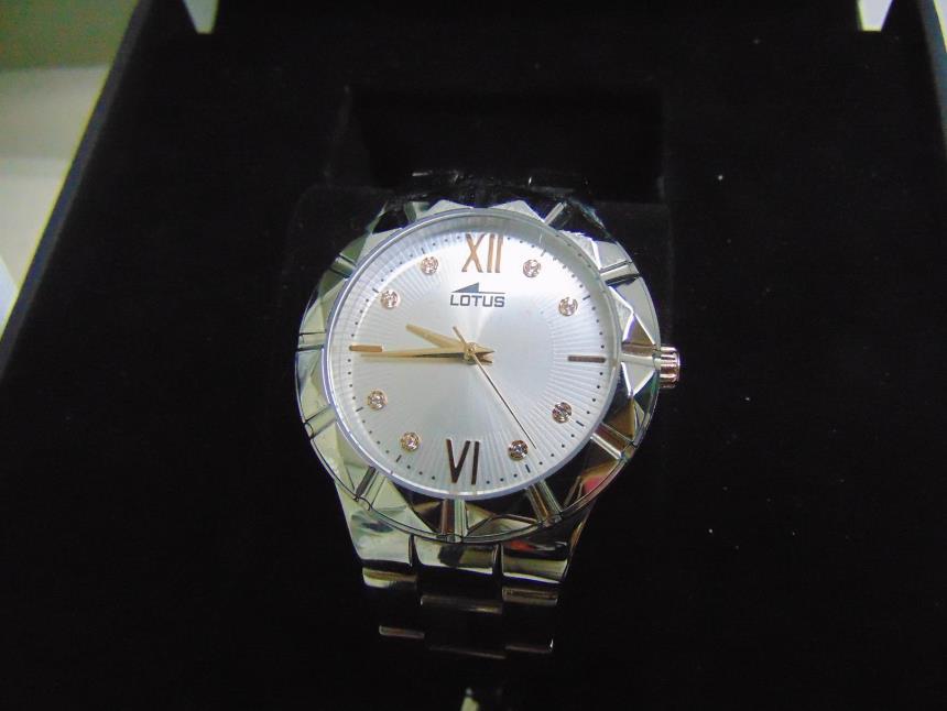 RELOJ A ESTRENAR CON CAJA Y CERTIFICADO