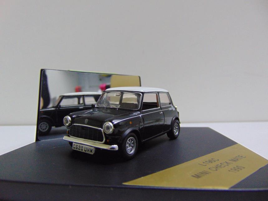 COCHE DE COLECCION A ESCALA