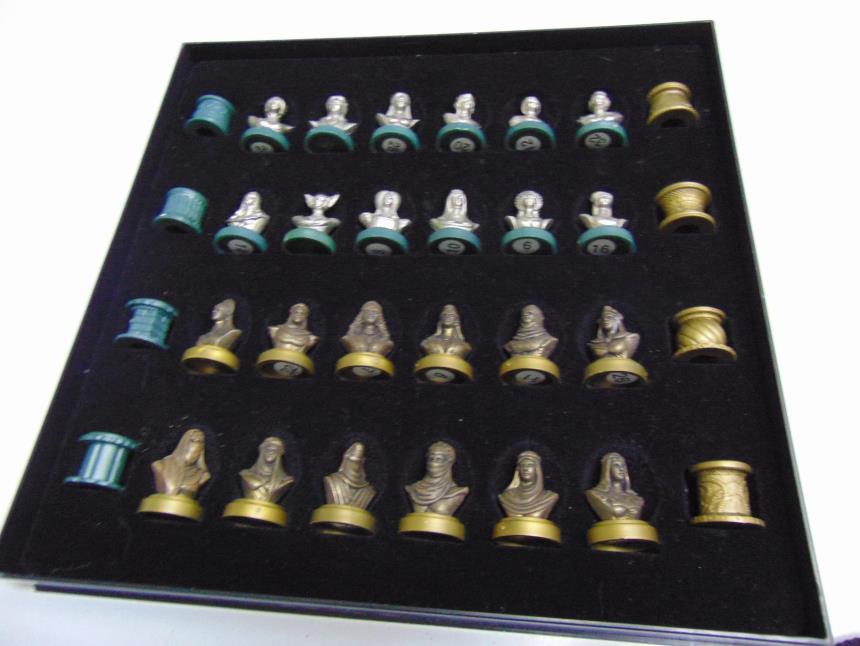 AJEDREZ CON FIGURAS DE METAL