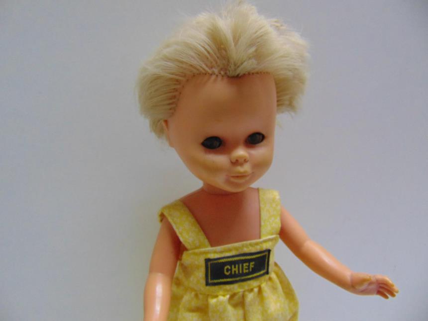 MUÑECA FAMOSA VINTAGE