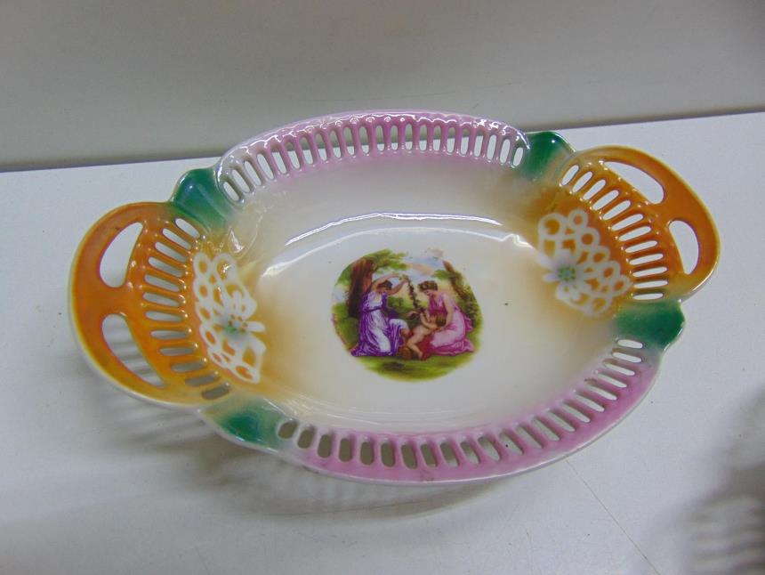JUEGO DE TRES BANDEJAS PORCELANA VINTAGE