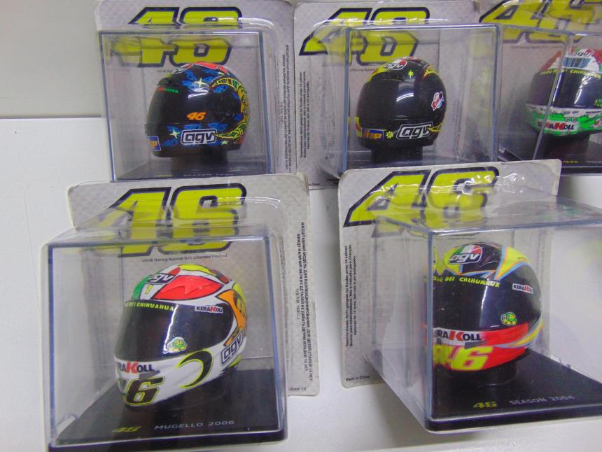 REPLICA DE CASCO DE MOTO A ESTRENAR