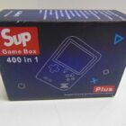 CONSOLA PORTATIL CON CAJA SEMINUEVA