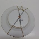 PLATO DE PORCELANA CON SOPORTE PARA COLGAR