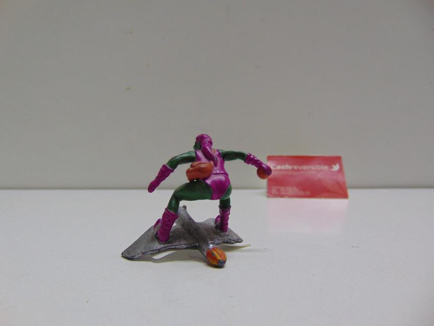 FIGURA PLOMO MARVEL