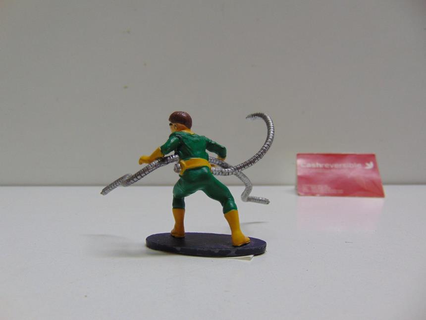 FIGURA PLOMO MARVEL