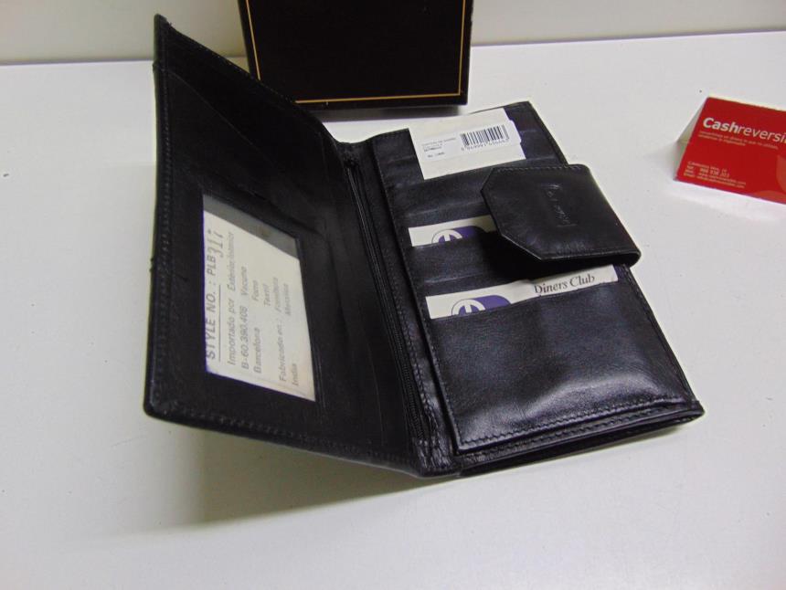 CARTERA DE PIEL CON CAJA A ESTRENAR