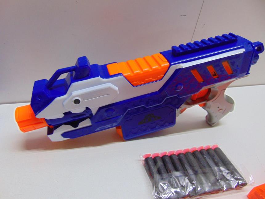 PISTOLA NERF CON ACCESORIOS