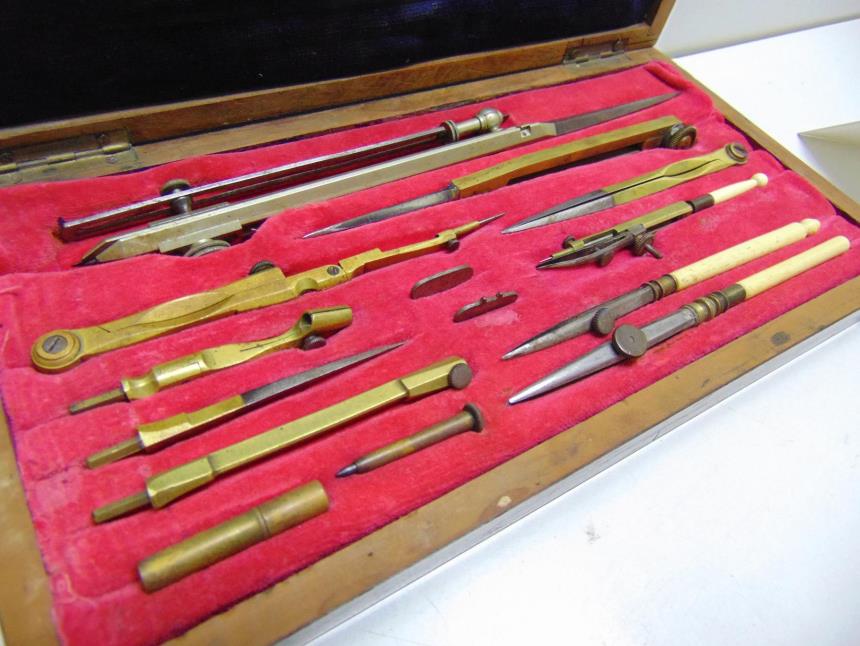 JUEGO DE COMPASES VINTAGE