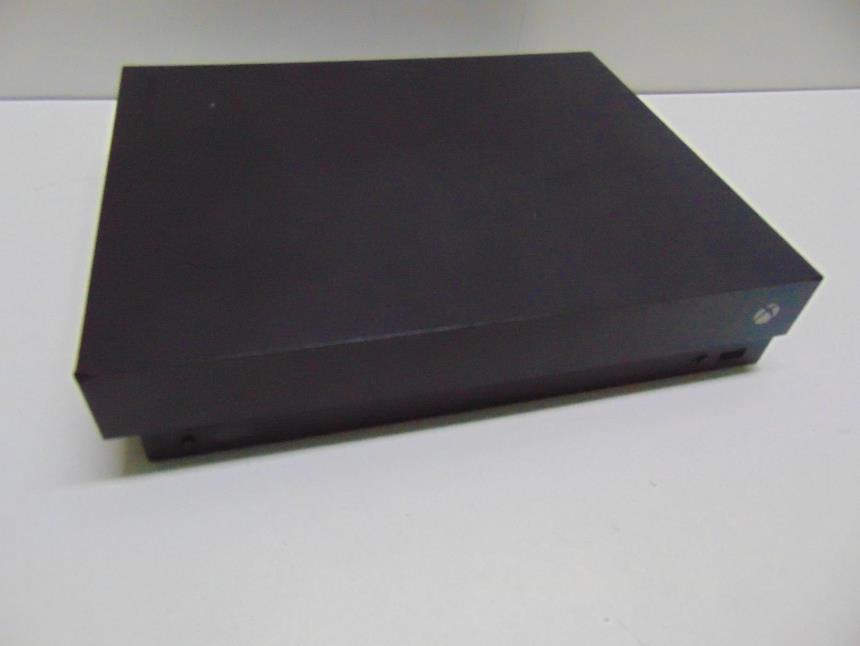 XBOX ONE X 1TB CON MANDO