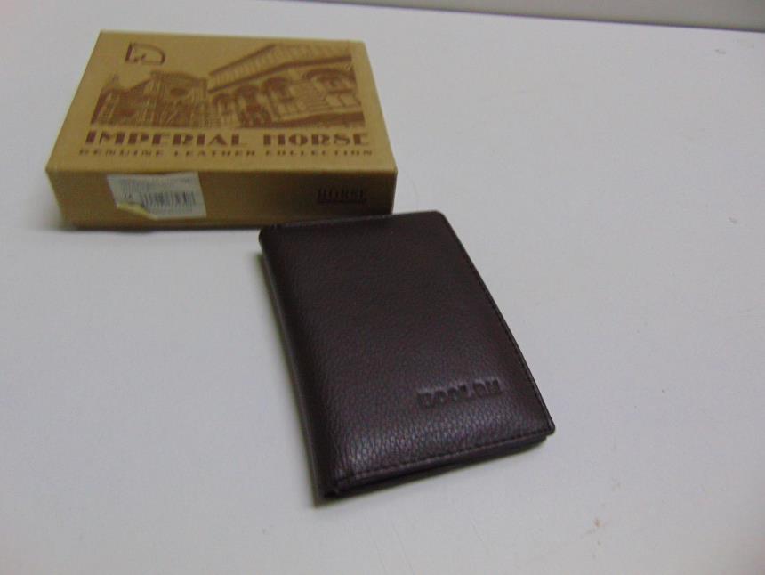 BILLETERA DE PIEL CON CAJA
