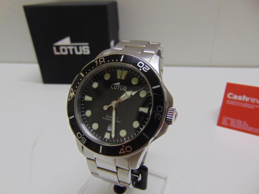 RELOJ CON CAJA SEMINUEVO