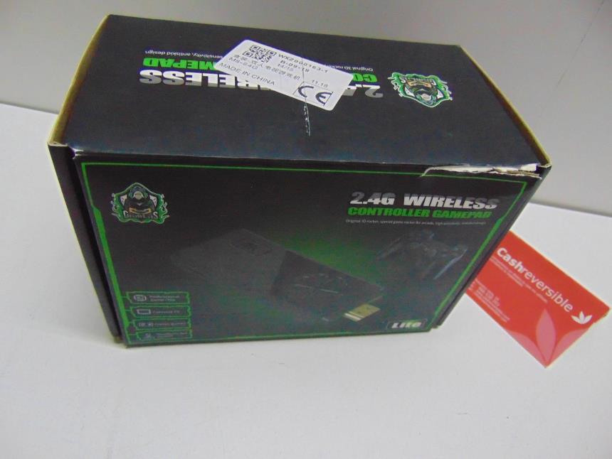 VIDEOCONSOLA CON 2 MANDOS Y CAJA
