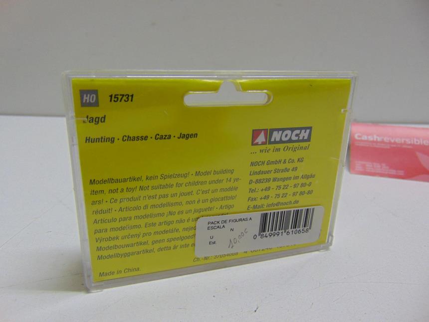 PACK DE FIGURAS A ESCALA
