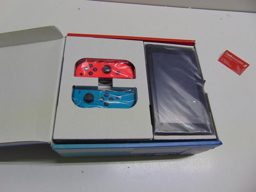 NINTENDO SWITCH NUEVA CON JUEGO Y CAJA