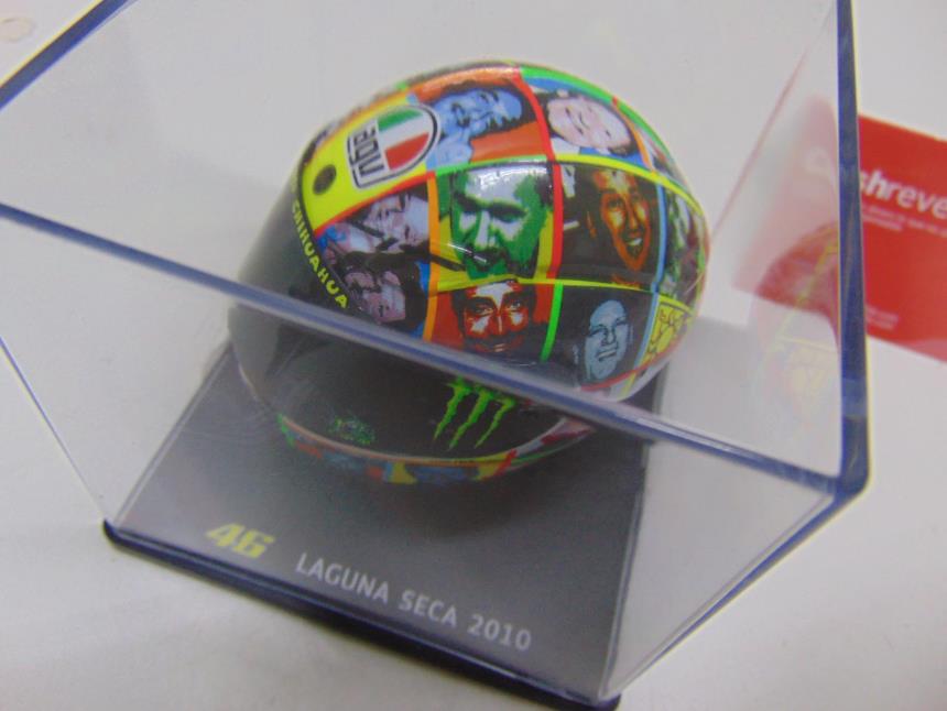 REPLICA DE CASCO A ESCALA