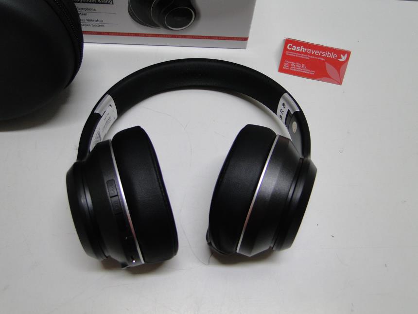 AURICULARES CON FUNDA Y CAJA **