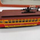 TREN A ESCALA CON CAJA ESCALA