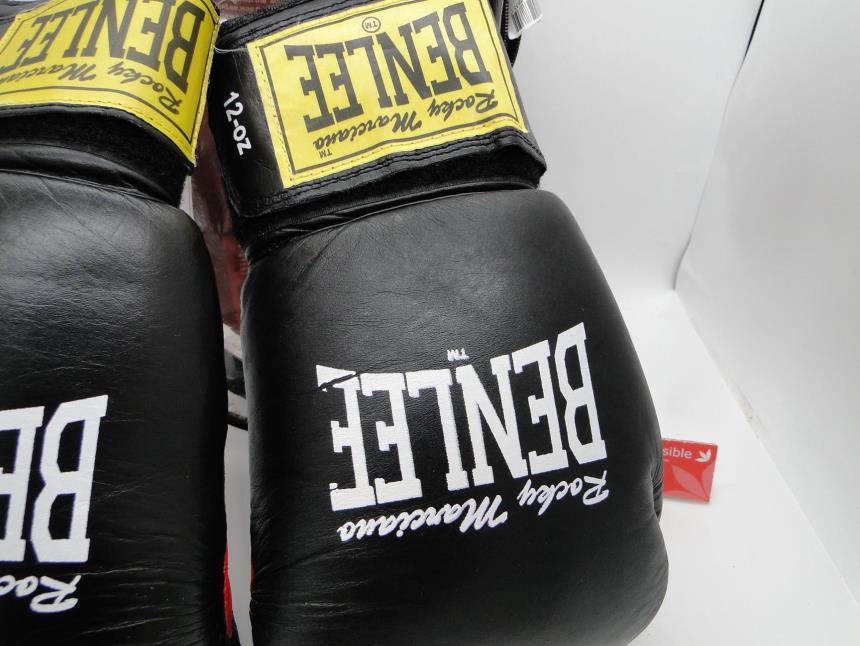 GUANTES DE PEGADA CON FUNDA NUEVO