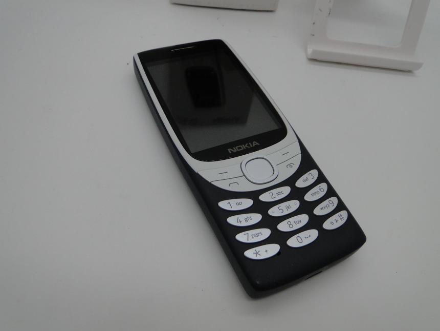 NOKIA 8210 CON CAJA SEMINUEVO