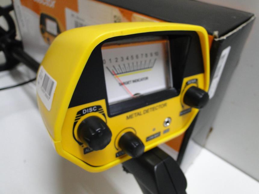 DETECTOR DE METALES CON CAJA NUEVO