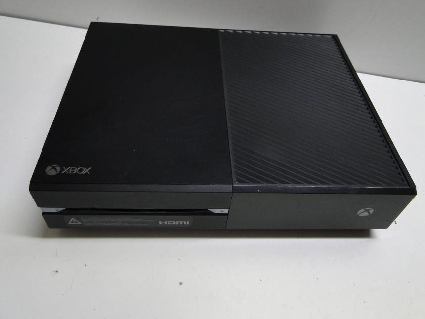 XBOX ONE CON MANDO Y JUEGO
