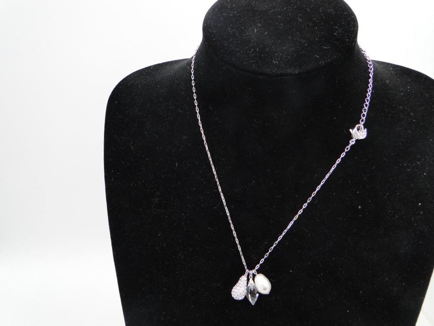 COLLAR CON CAJA
