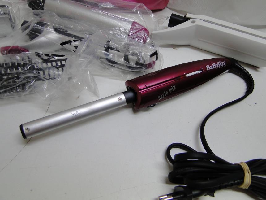 PLANCHA CON ACCESORIOS Y FUNDA SEMINUEVA