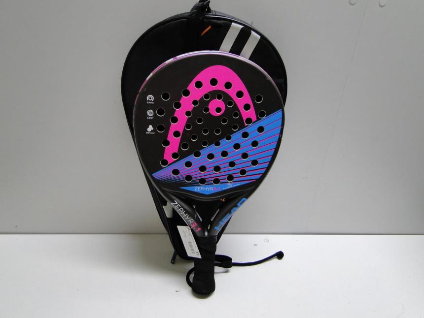 PALA DE PADEL CON FUNDA