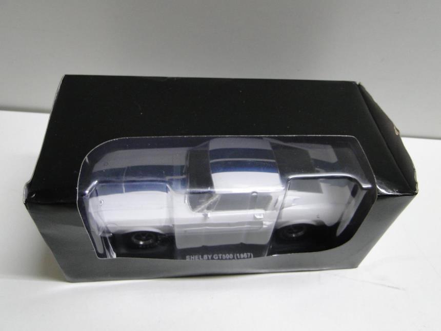 REPLICA DE COCHE A ESCALA 1/24 NUEVO
