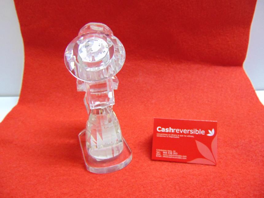 FIGURA DE CRISTAL TALLADO
