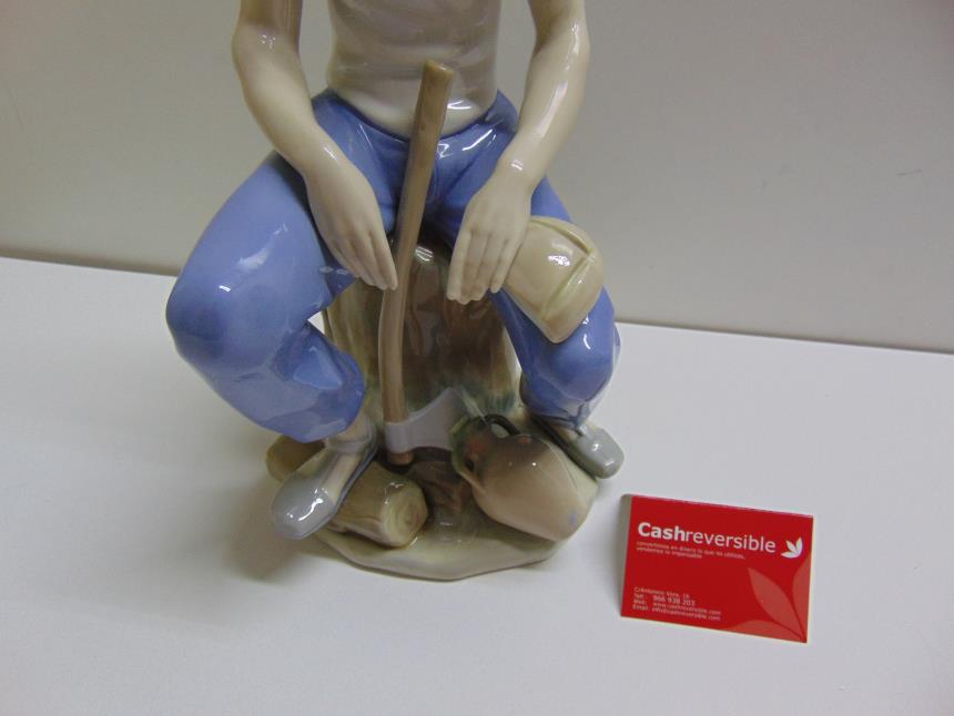 FIGURA DE PORCELANA ARTESANAL
