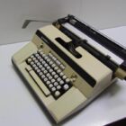 MAQUINA DE ESCRIBIR VINTAGE