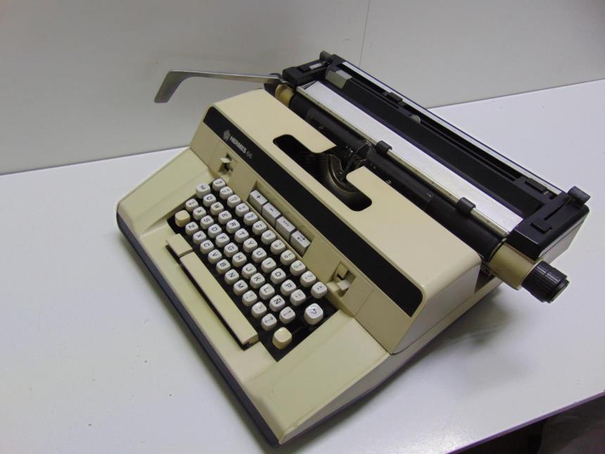 MAQUINA DE ESCRIBIR VINTAGE